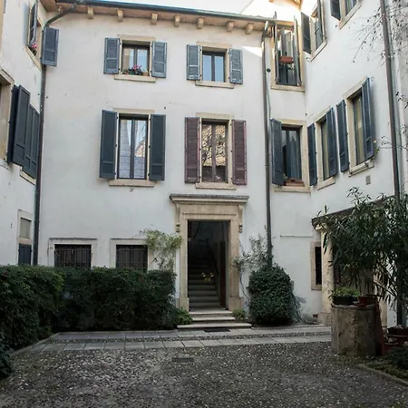 7 Via Paradiso Apartment *